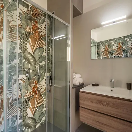 Guesthost - Appiolatino アパート ローマ